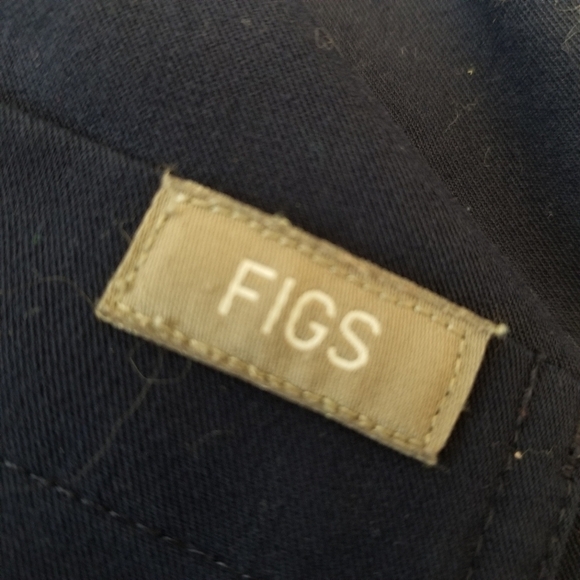 {M} Figs Men's Cairo Cargo Scrub Pant Navy 31" Inseam - Picture 13 of 16
